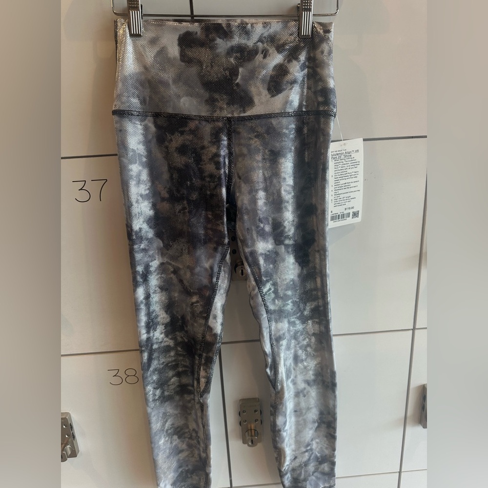 Lululemon silver shine leggings. Align High Rise legging 
Sizes 6 & 8